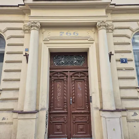Velky 66m2 V Centru Mesta Apartment *